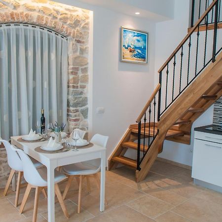 Bazzar Apartments Трогир Екстериор снимка