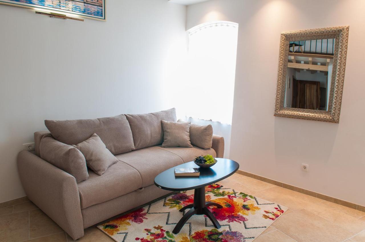 Bazzar Apartments Трогир Екстериор снимка