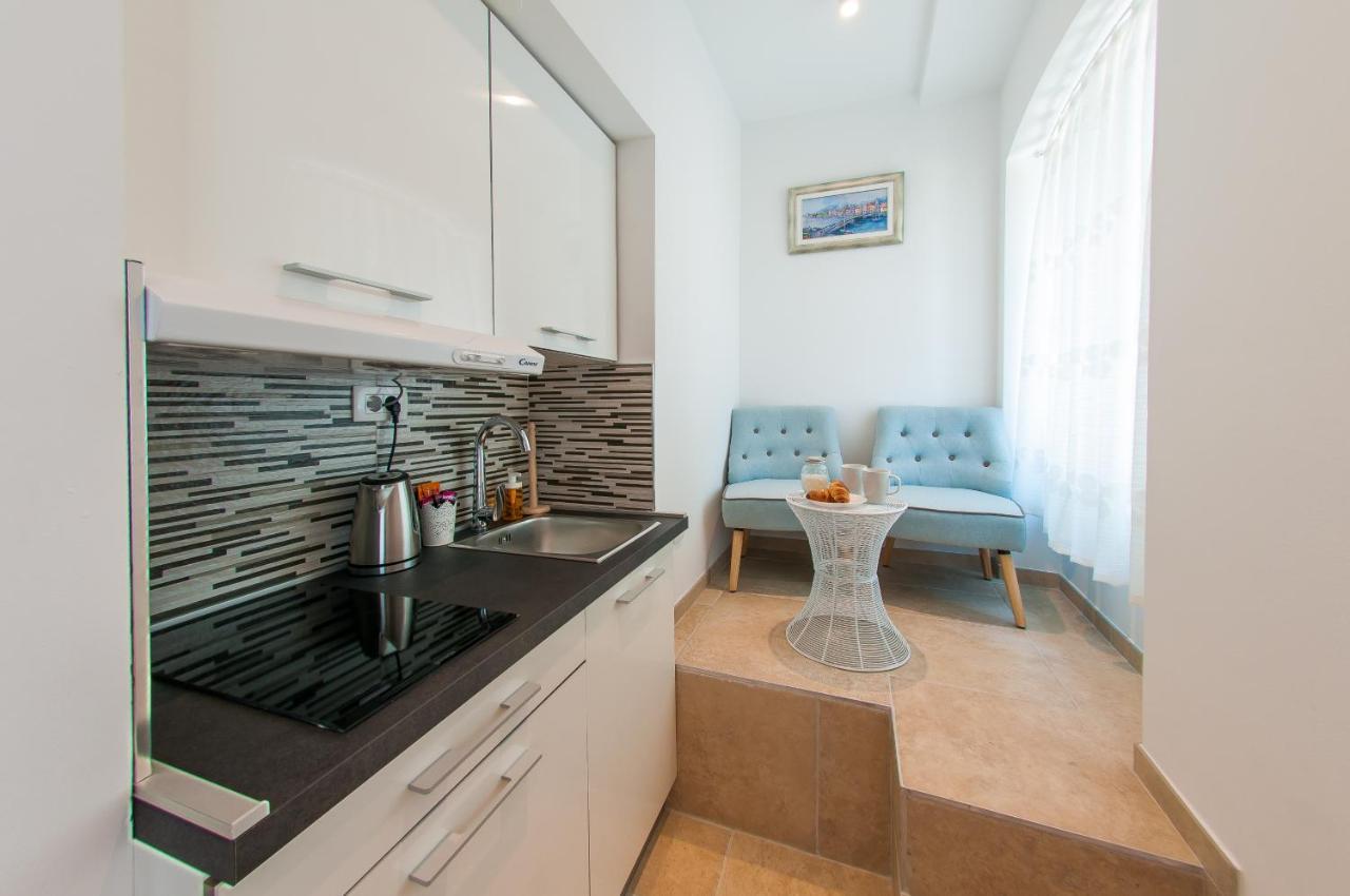 Bazzar Apartments Трогир Екстериор снимка